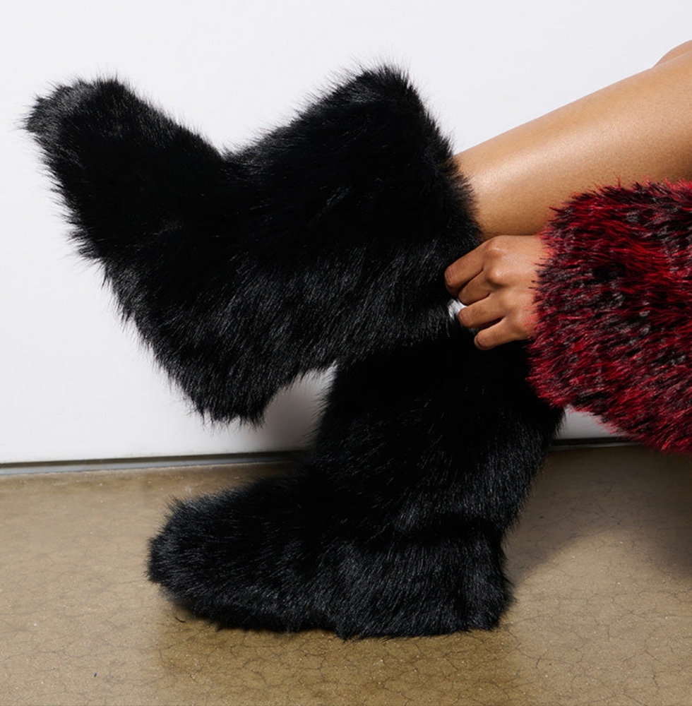 Akira furry Black boots